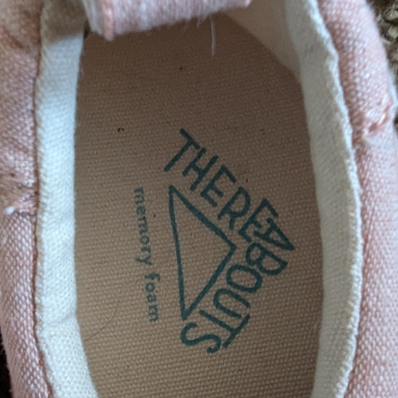 Sz 12 Thereabouts Girls Tepic Jr Slip-On Shoe Pink Never worn just sat in close - Picture 2 of 5
